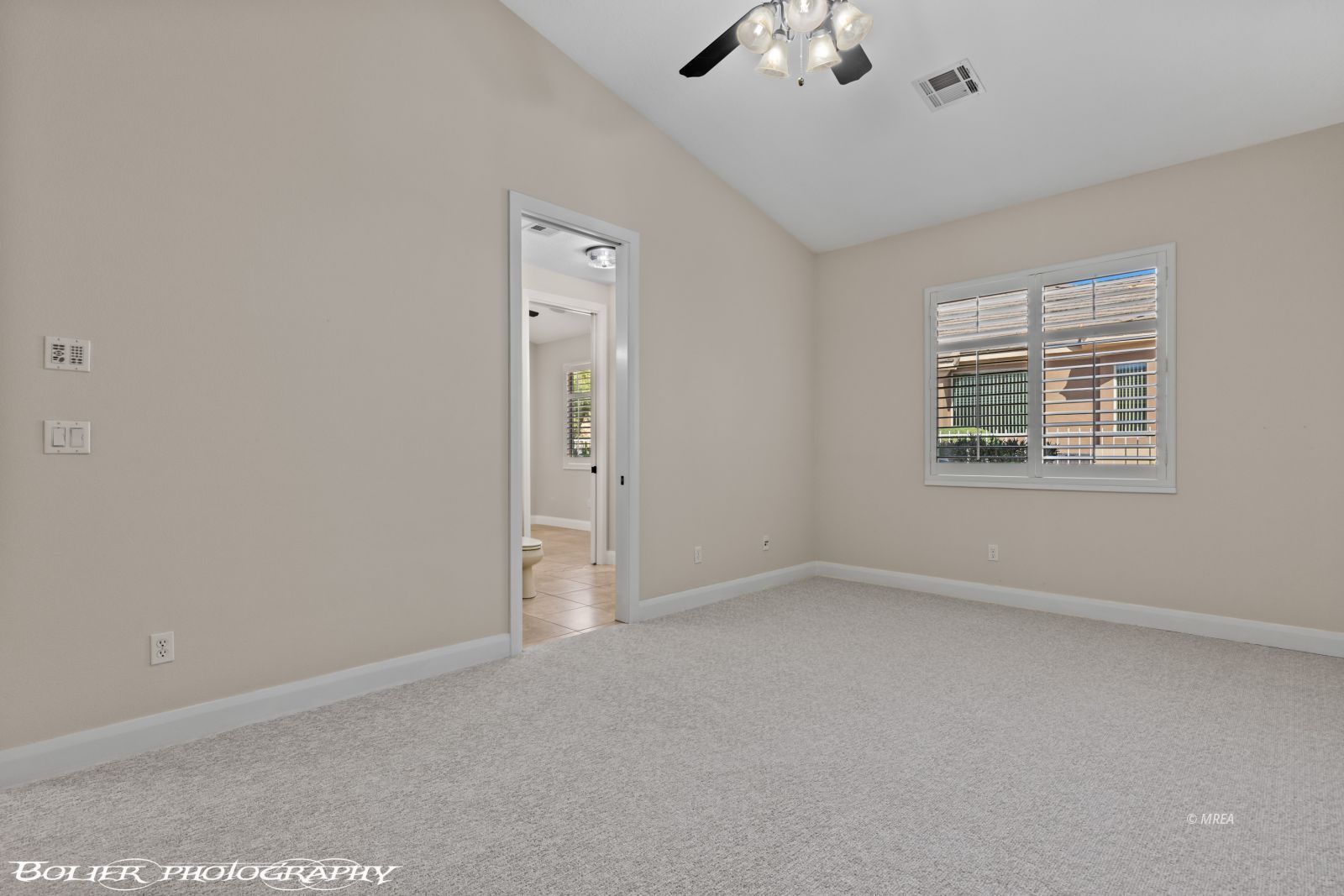 559  Highland View Ct