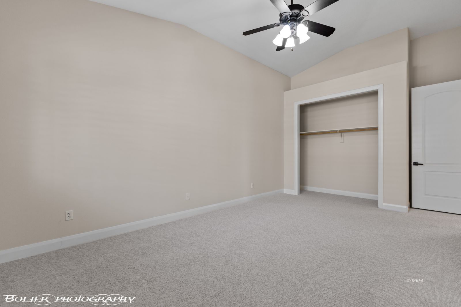 559  Highland View Ct