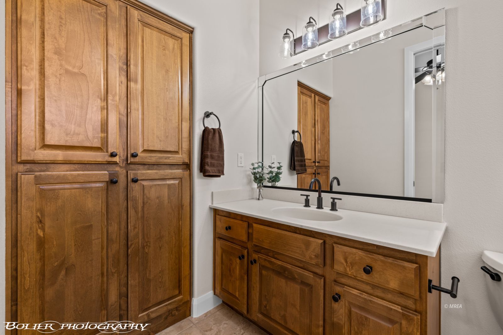 559  Highland View Ct