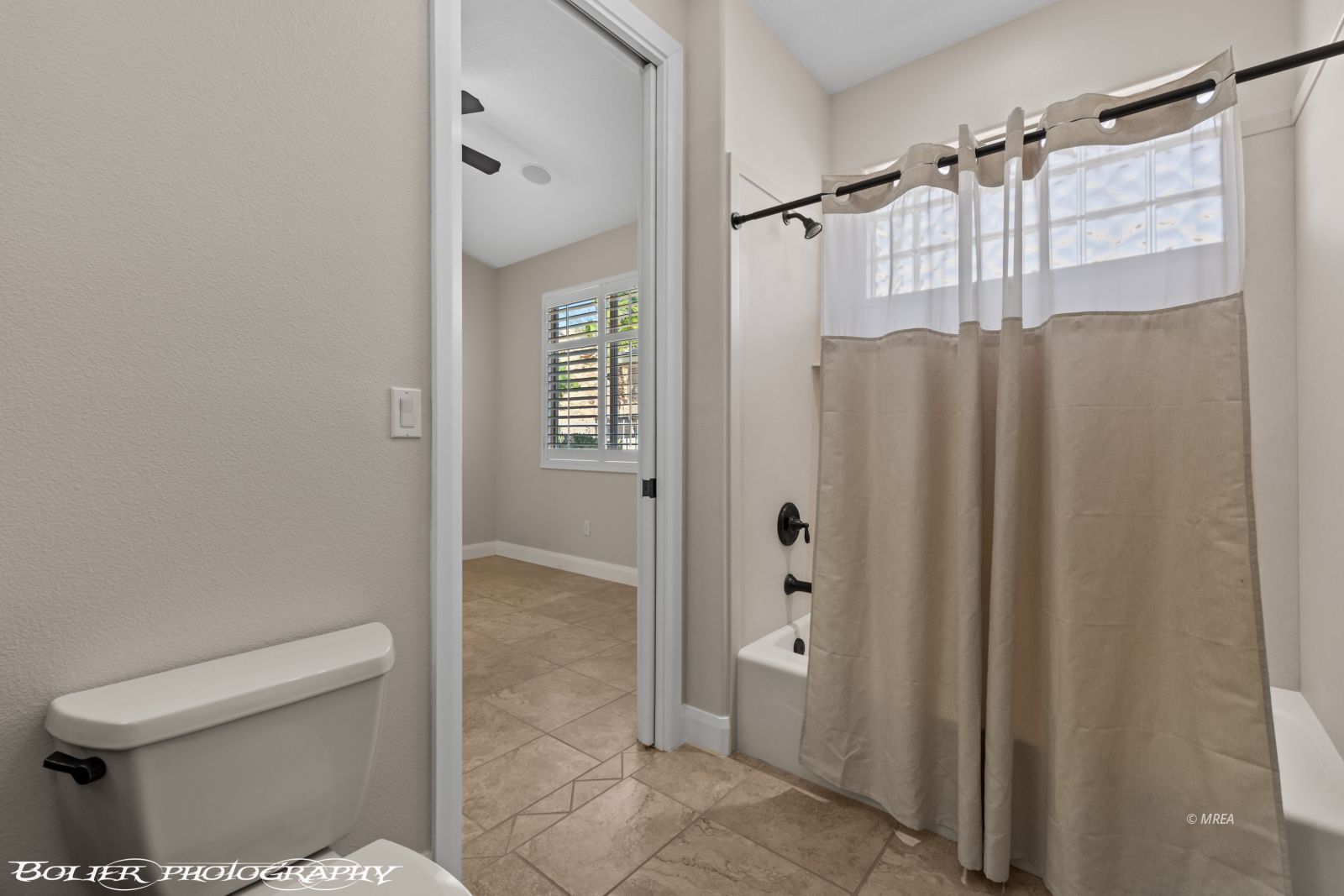 559  Highland View Ct