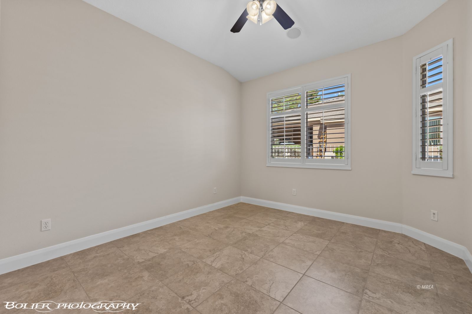 559  Highland View Ct