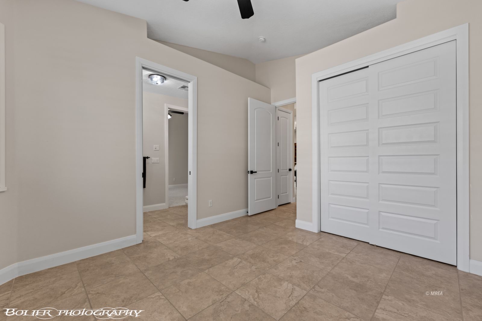 559  Highland View Ct