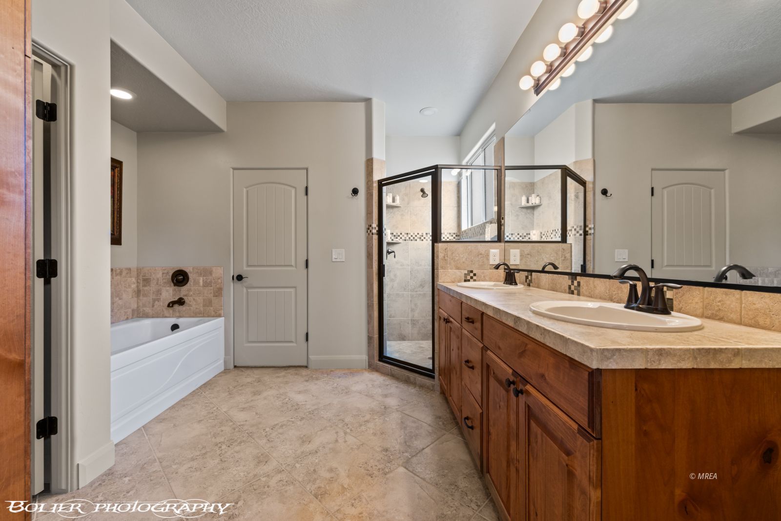 748  Tivoli Crescent 