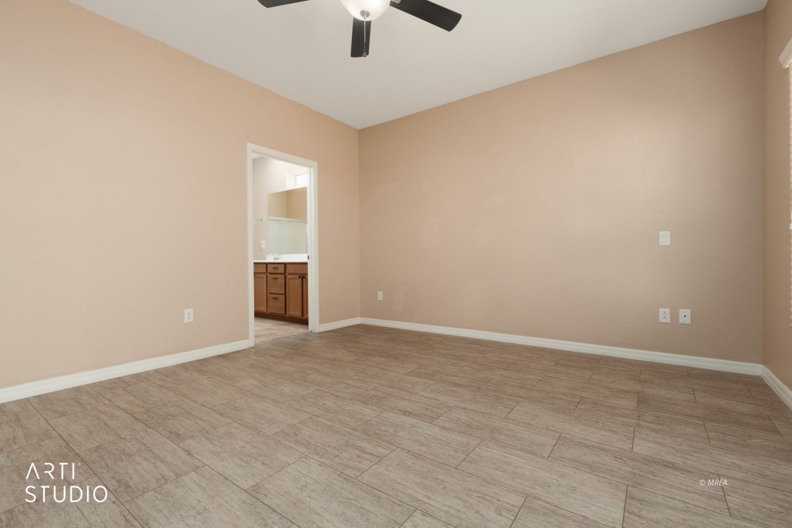 799  Country Grove Ln