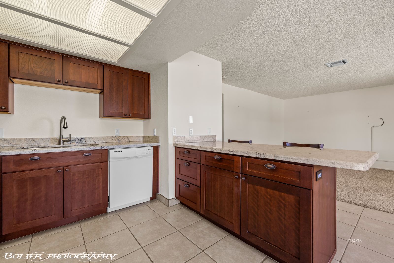 451  Mesa Blvd  #201