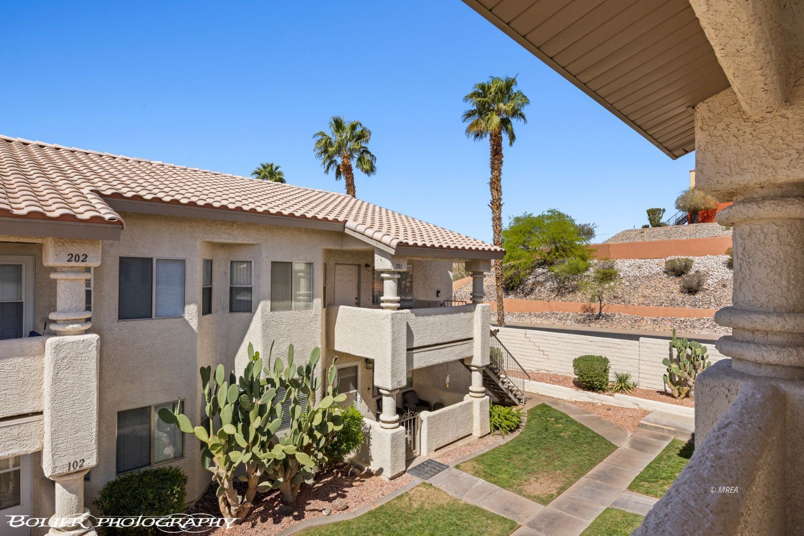 451  Mesa Blvd  #201