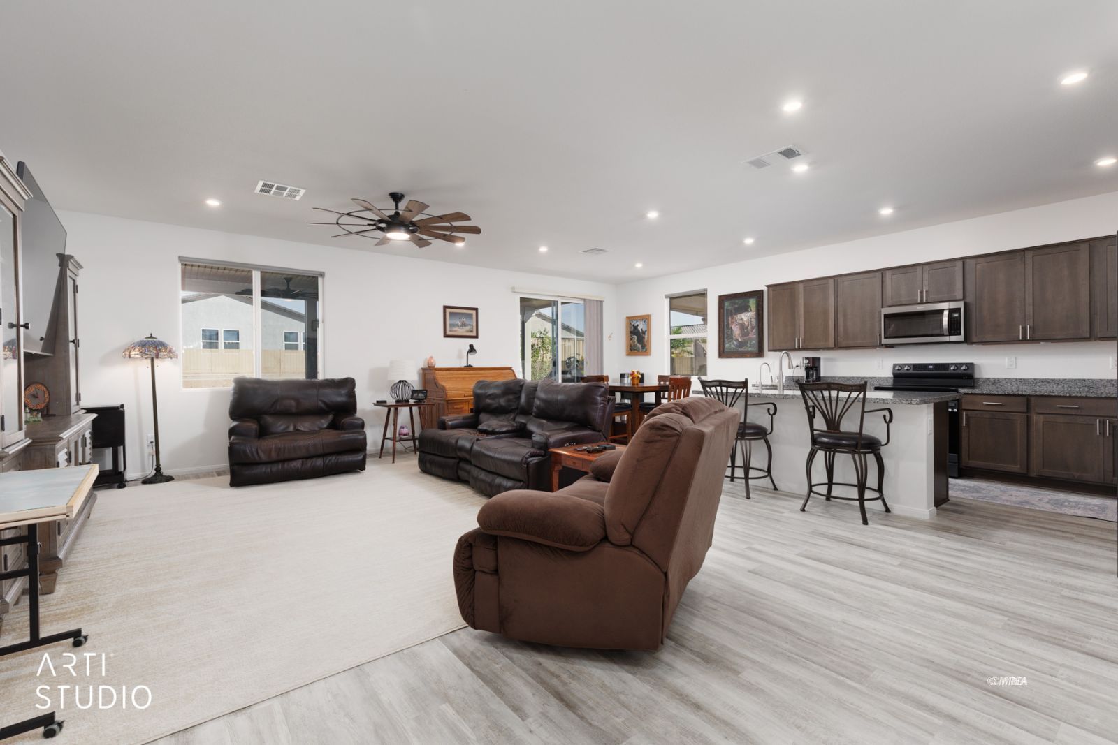 1059  Overlook Ln