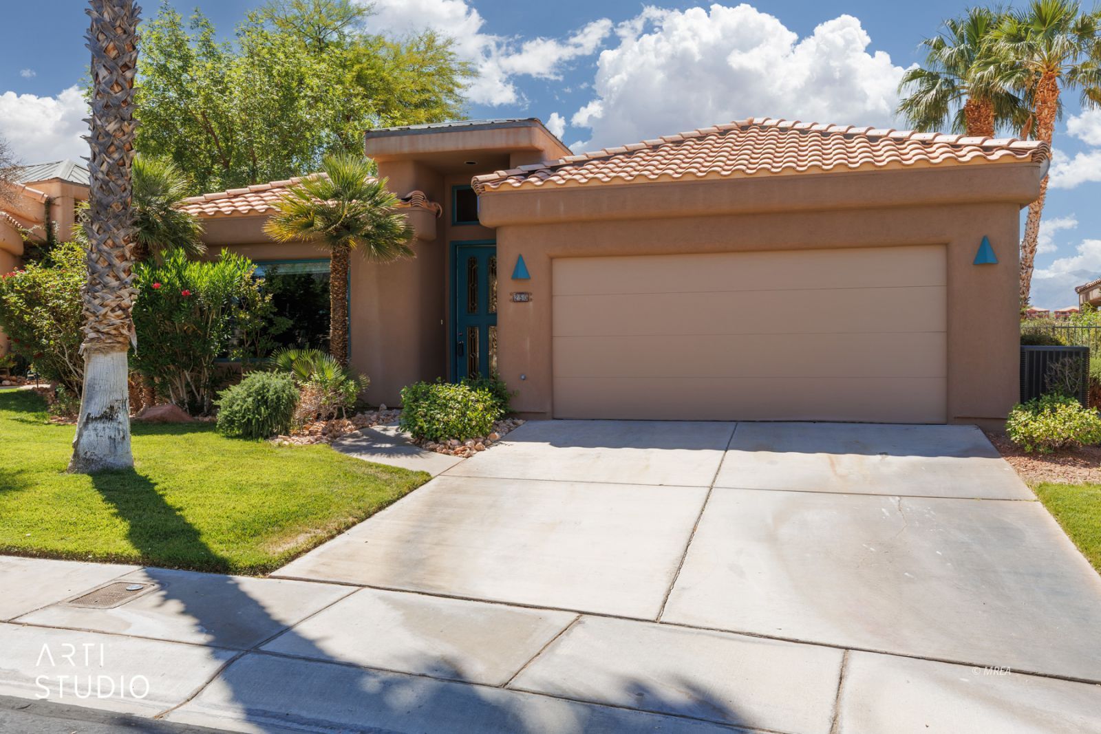 250  Pinnacle Ct