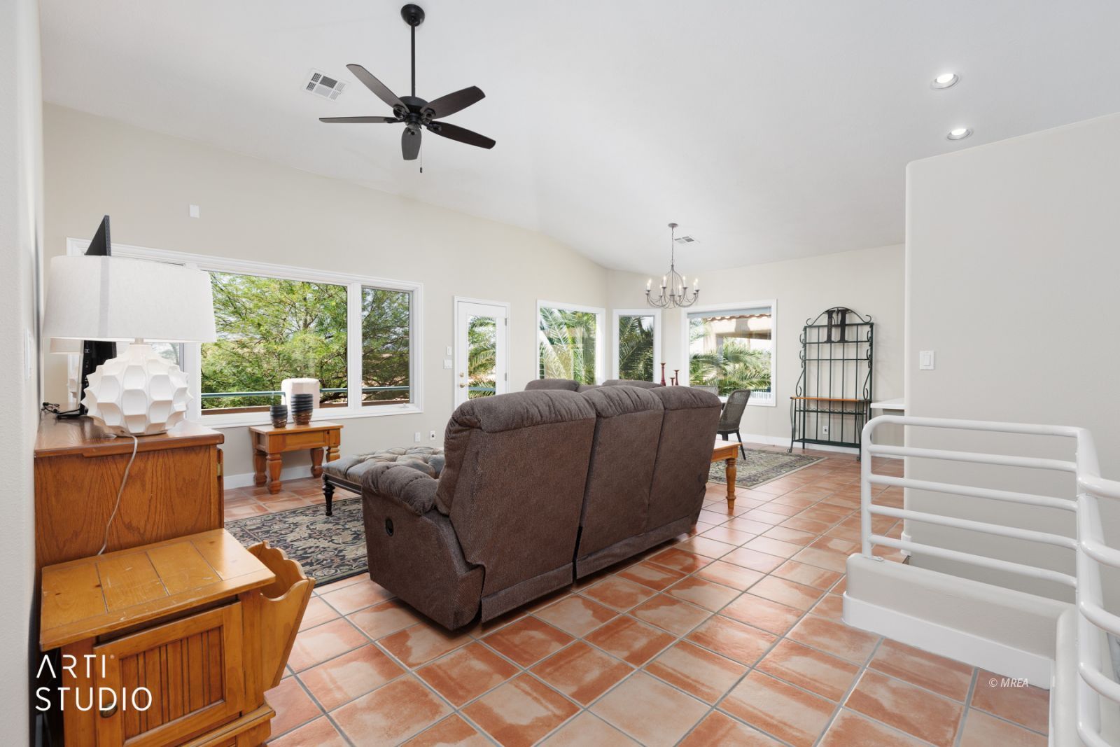 250  Pinnacle Ct