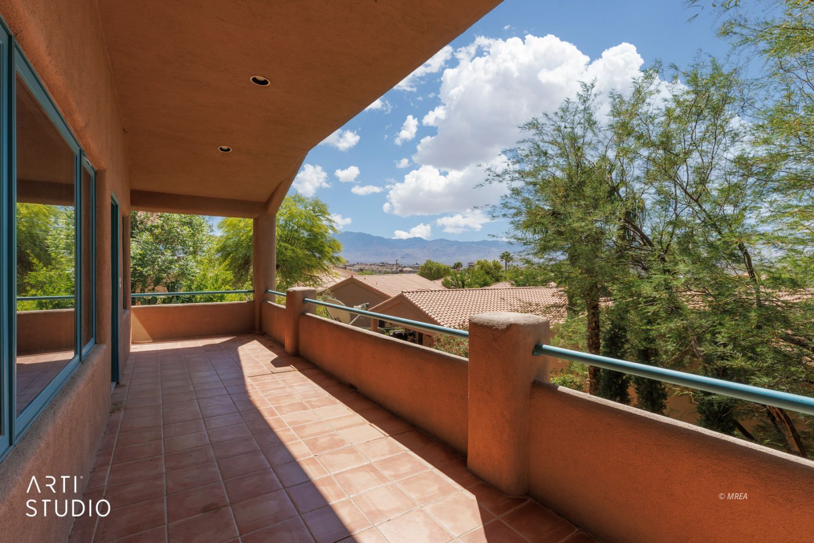 250  Pinnacle Ct