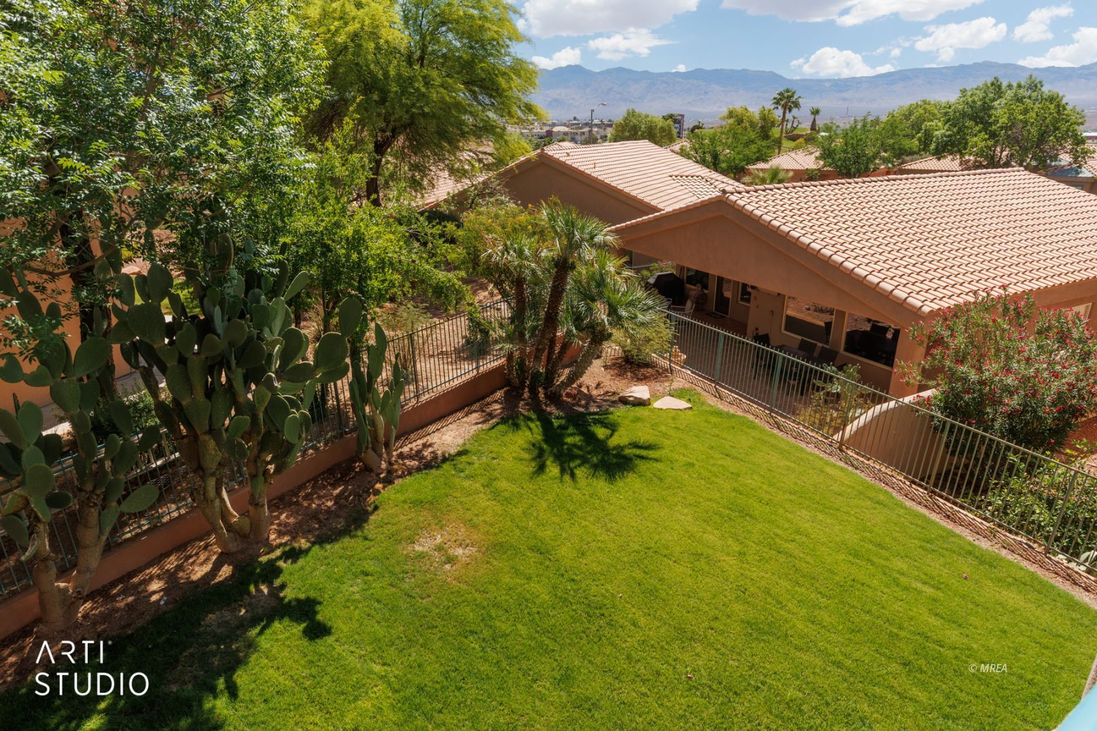 250  Pinnacle Ct