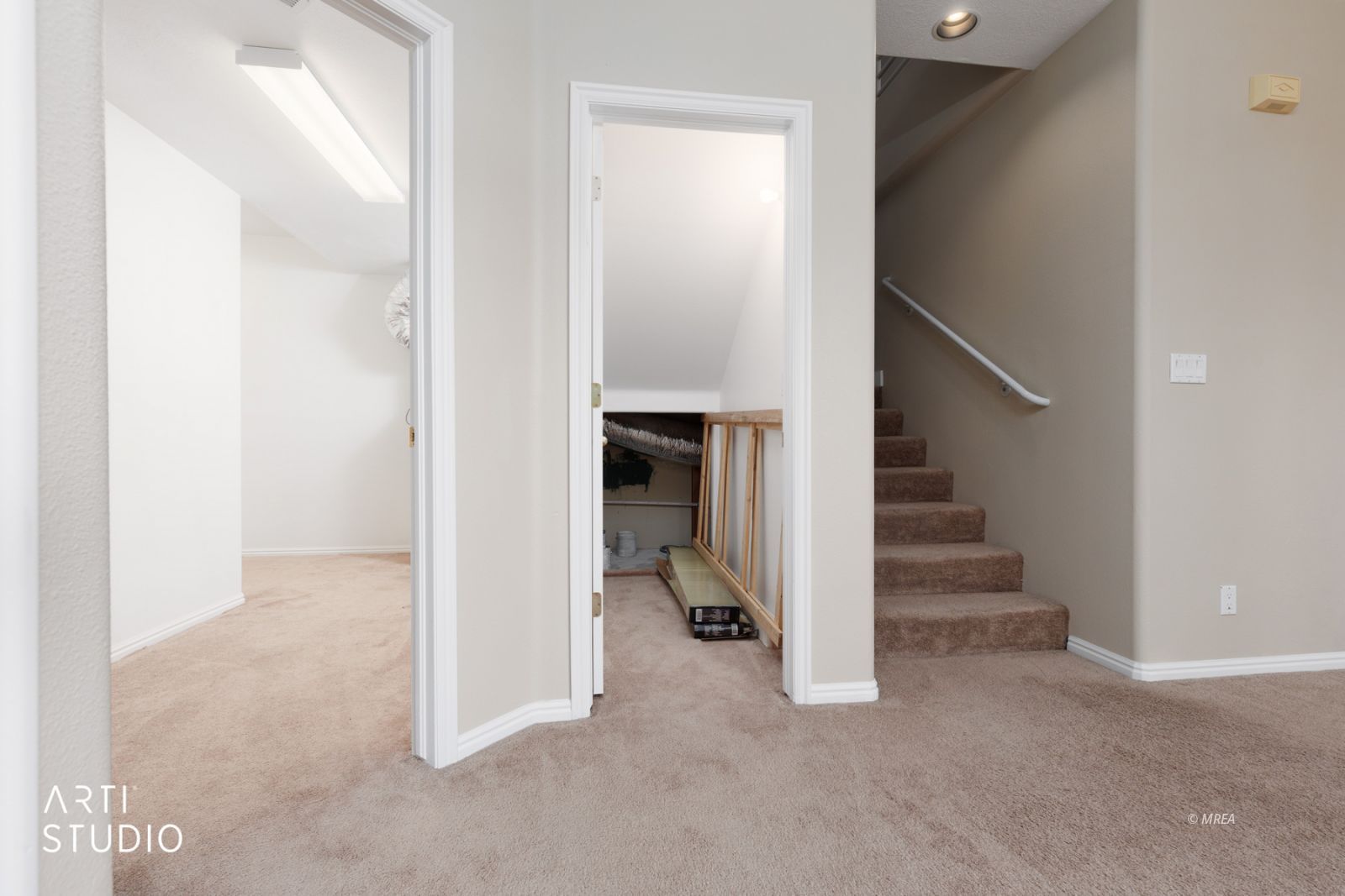 250  Pinnacle Ct