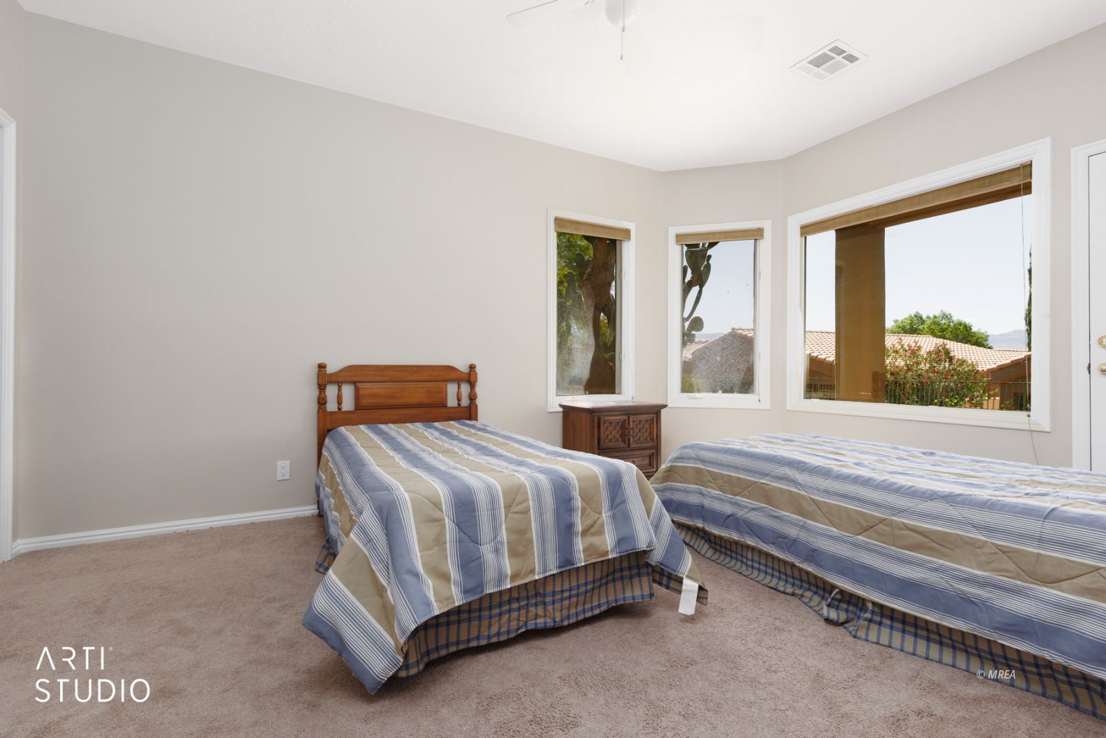 250  Pinnacle Ct