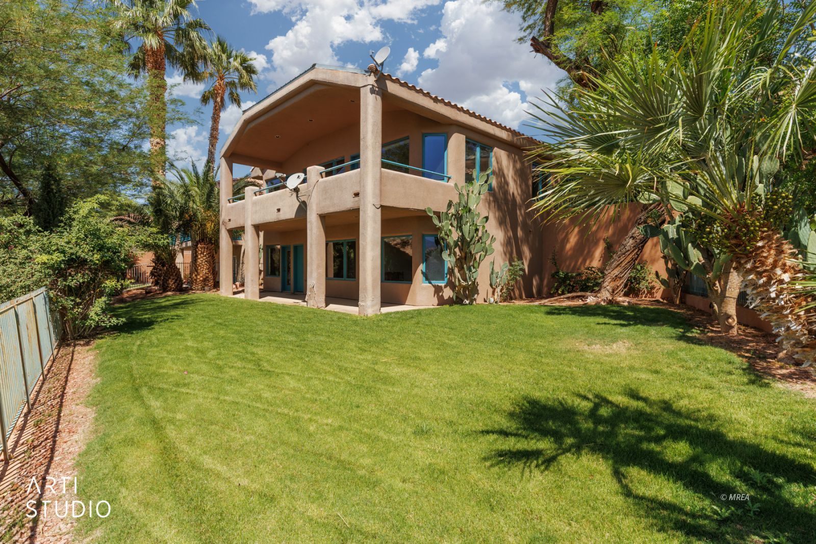 250  Pinnacle Ct