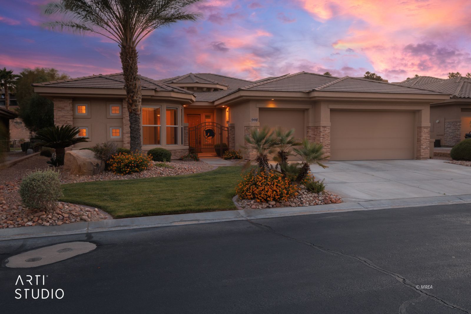 998  Crest View Dr