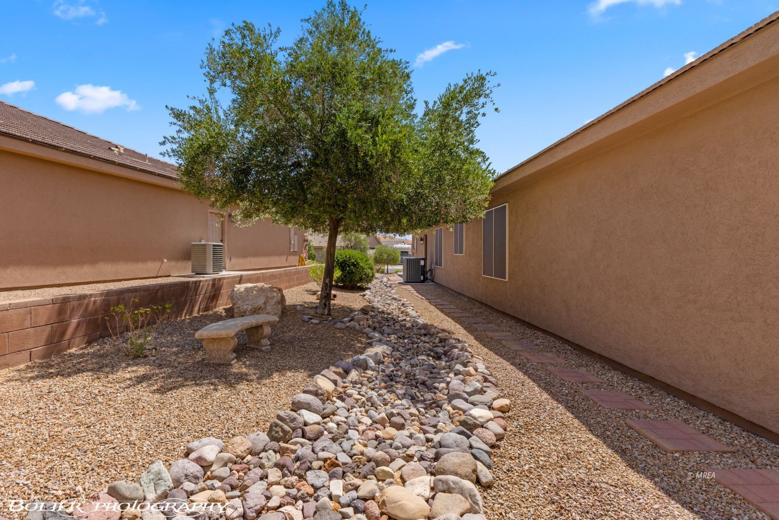 982  Buteo Bend 