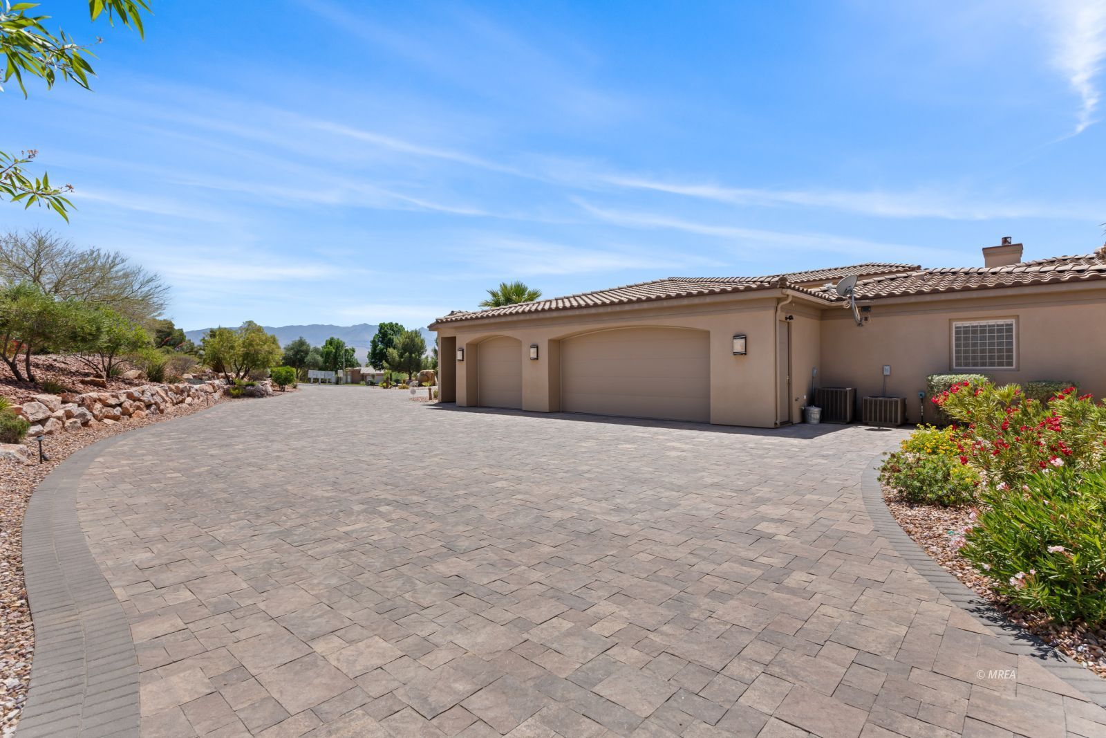 631  La Scala Dr
