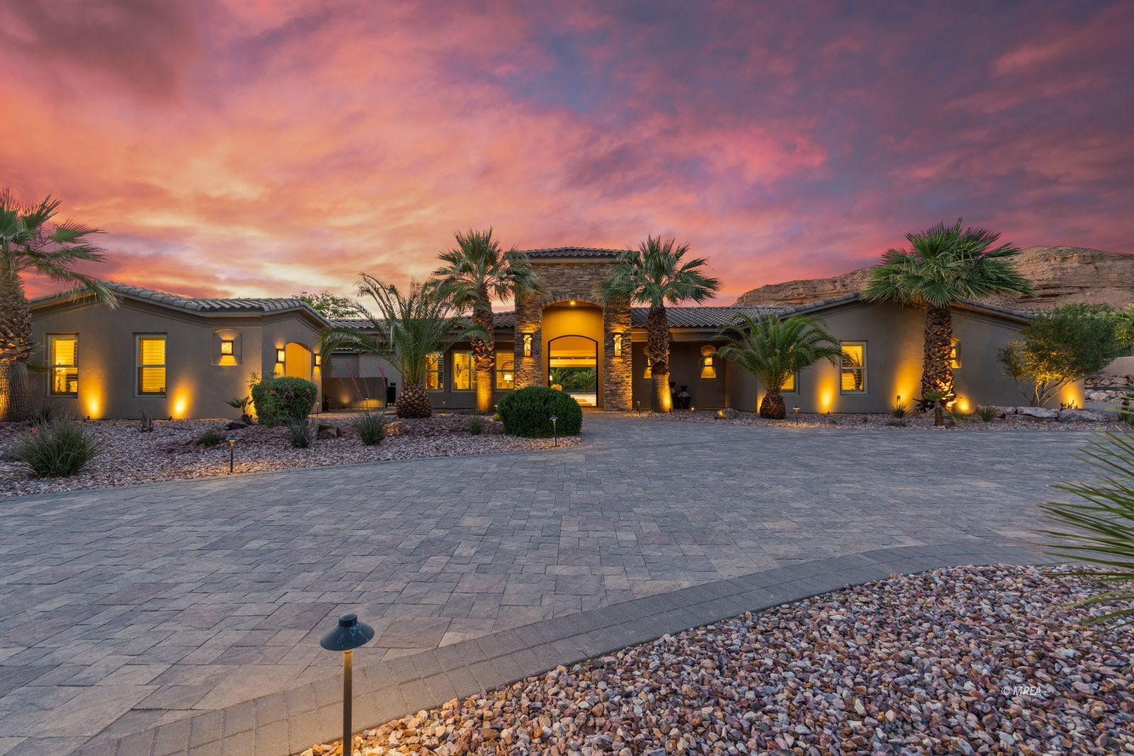 631  La Scala Dr