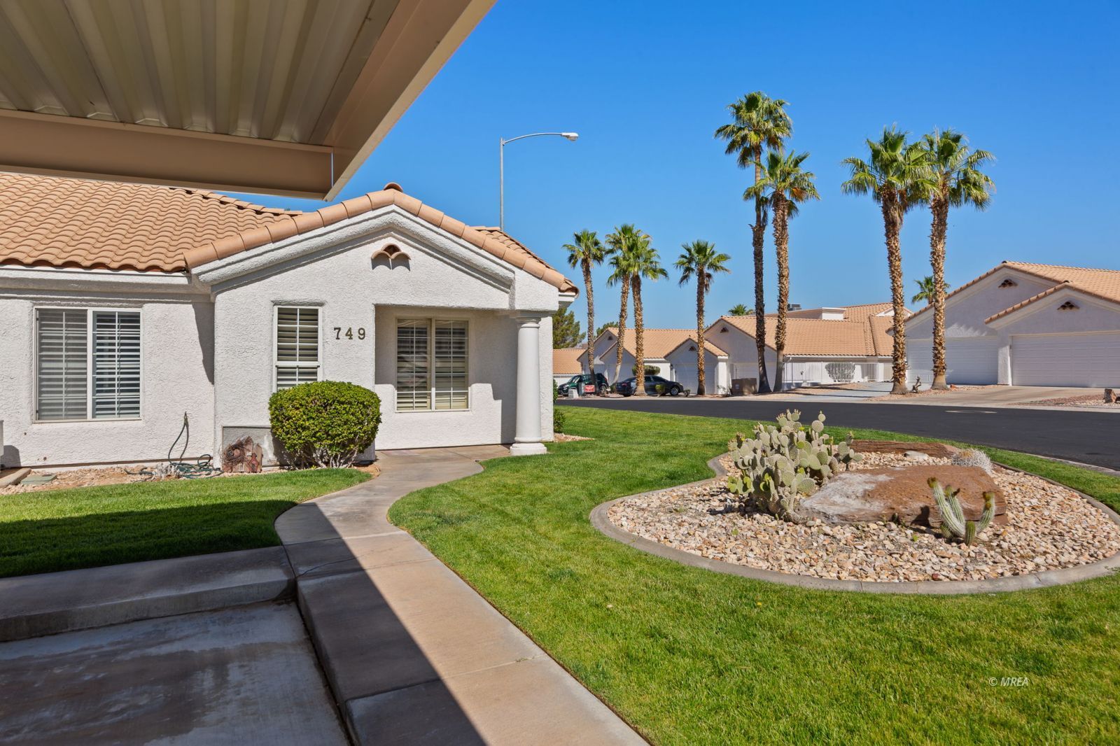 749  Mesa Springs Dr