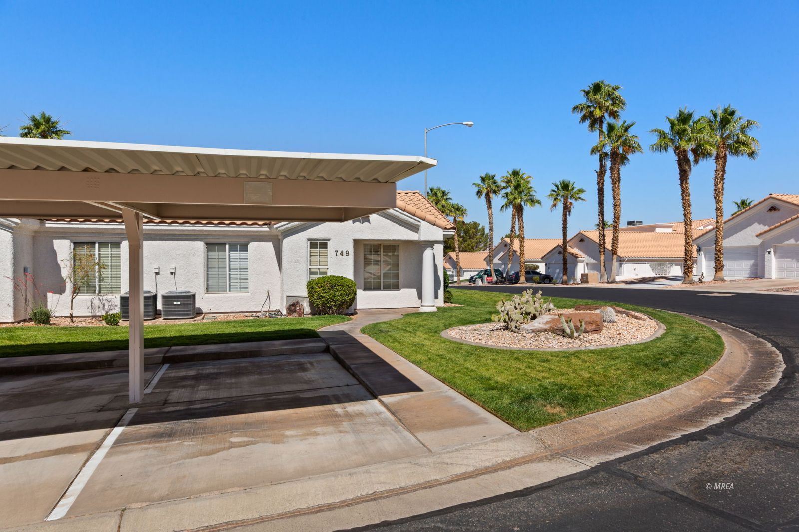 749  Mesa Springs Dr