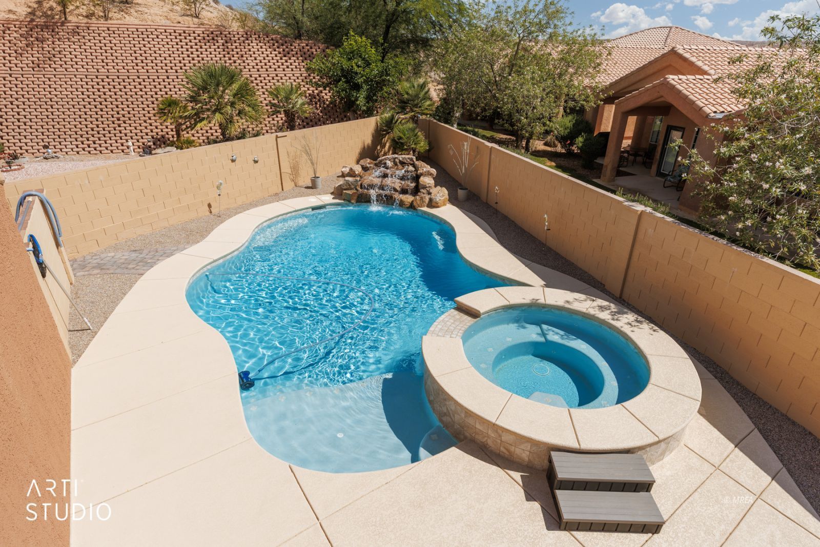 385  Ruby Cir
