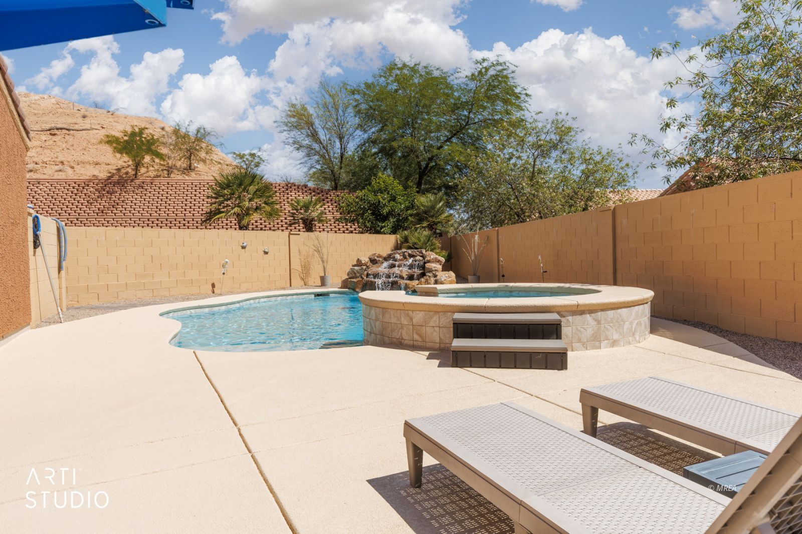 385  Ruby Cir