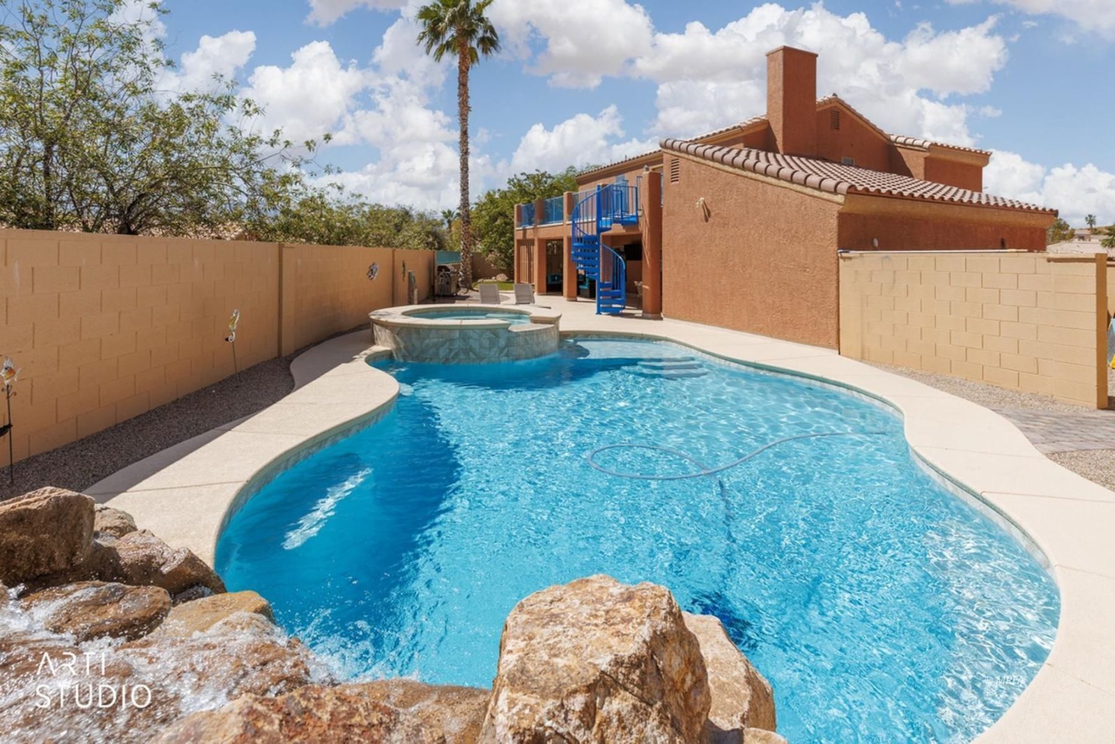 385  Ruby Cir
