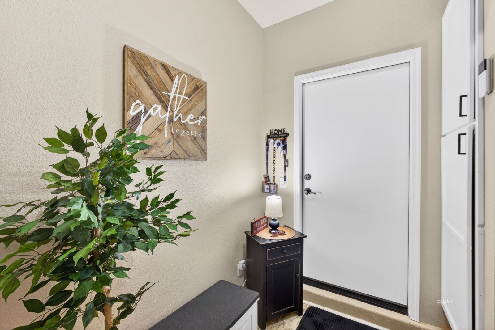 1453  Bronco Trail 