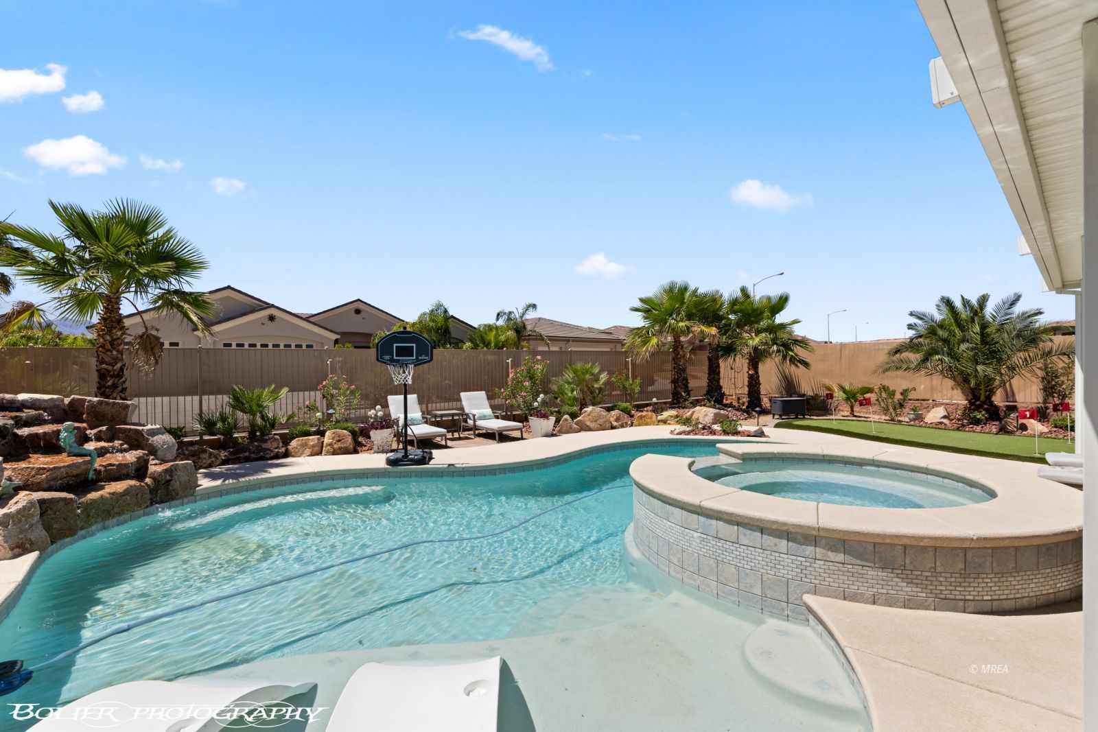 1014  Atkins Ln