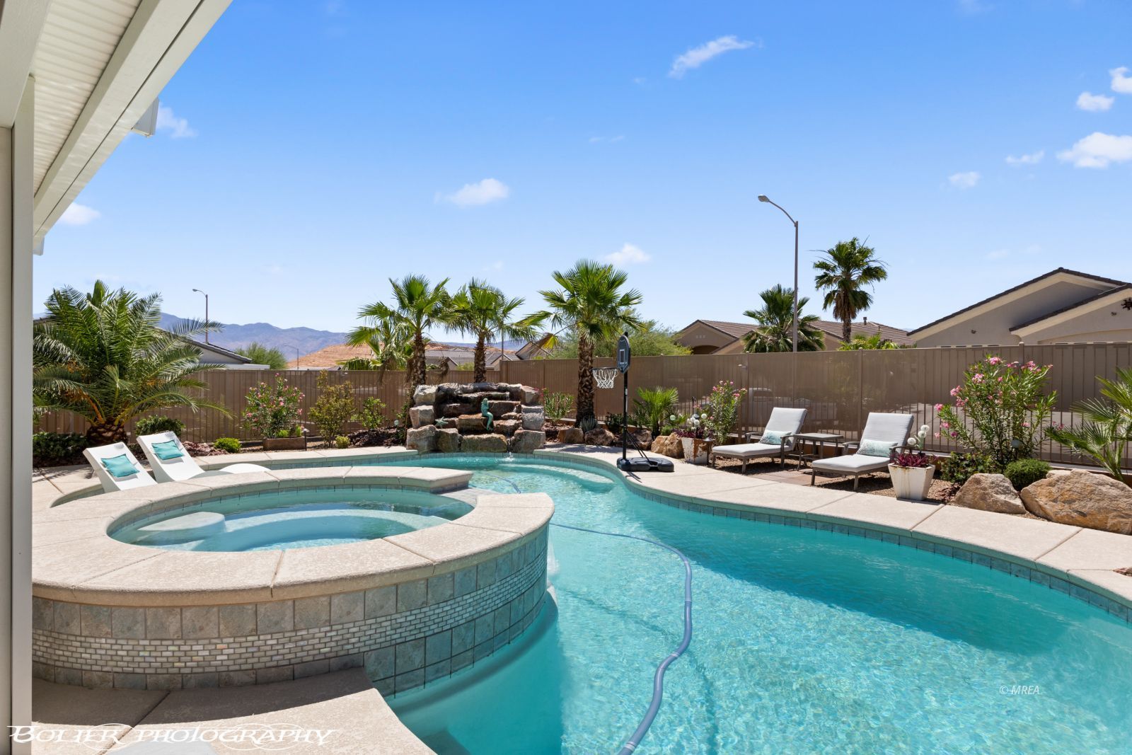 1014  Atkins Ln