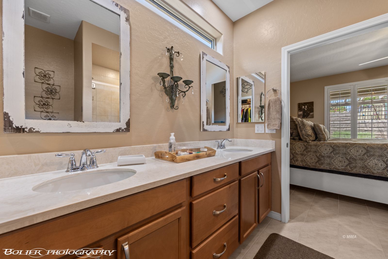 1067  Crimson Ridge 