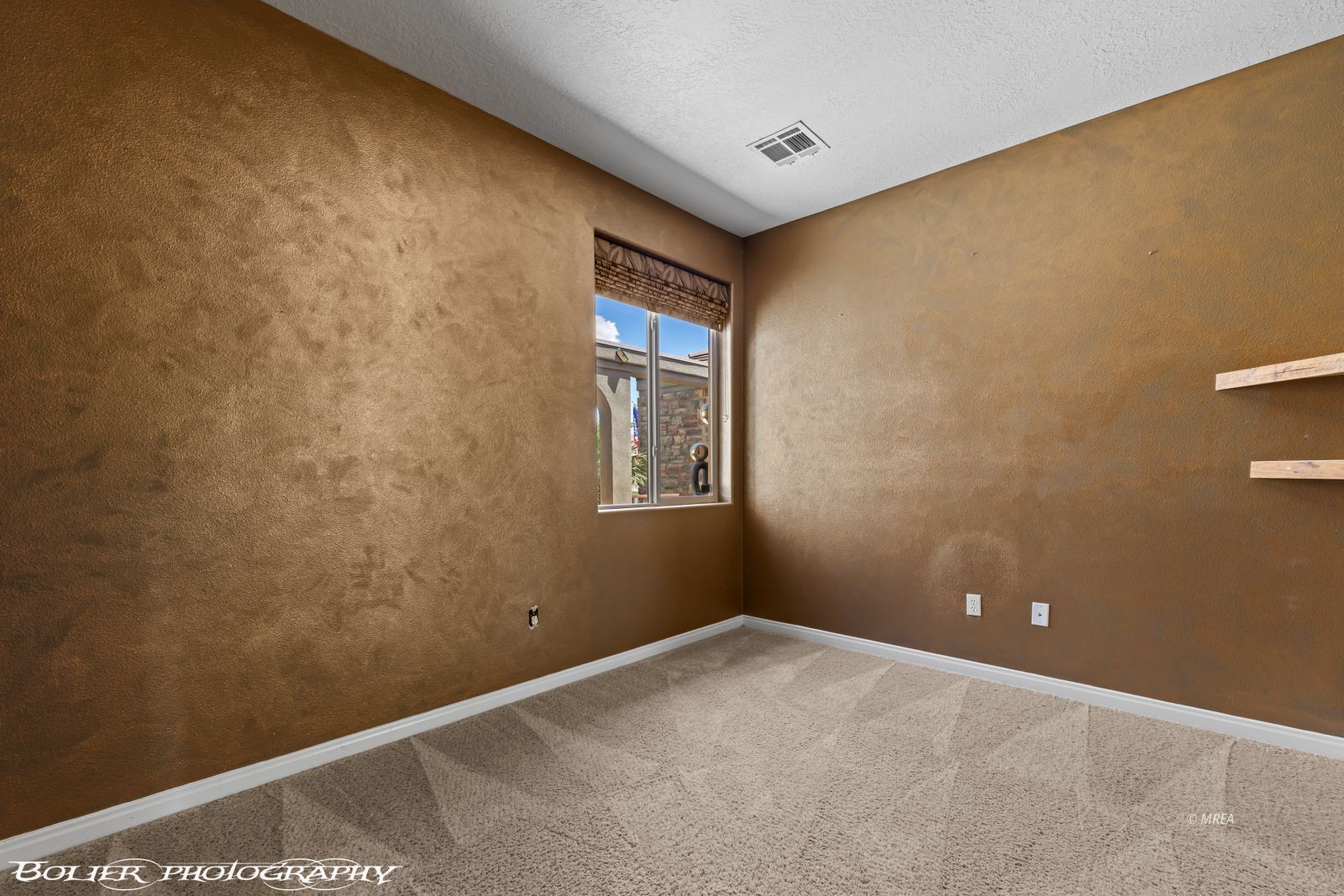 703  Hagens Alley