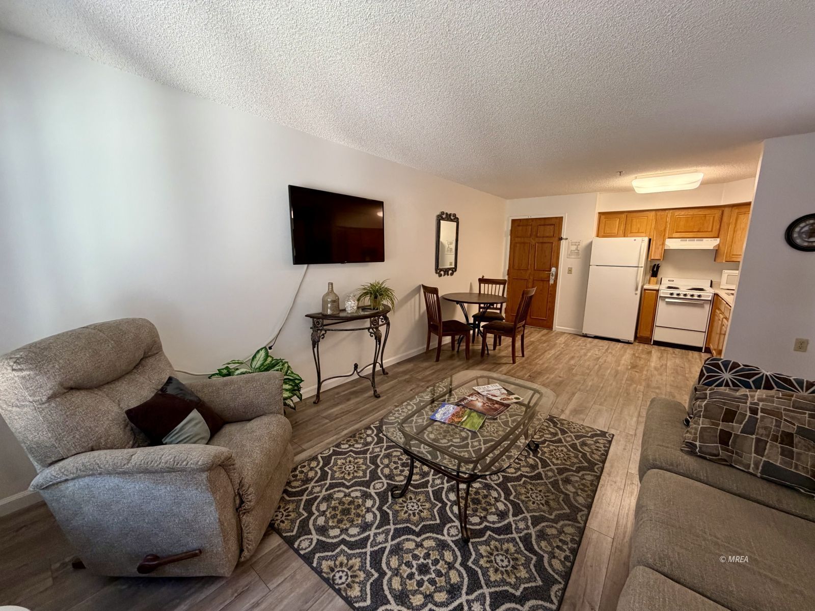 555  Highland Dr #330