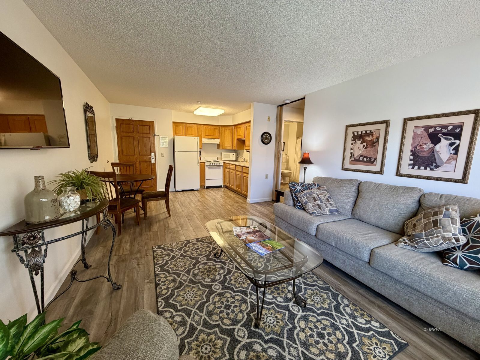 555  Highland Dr #330