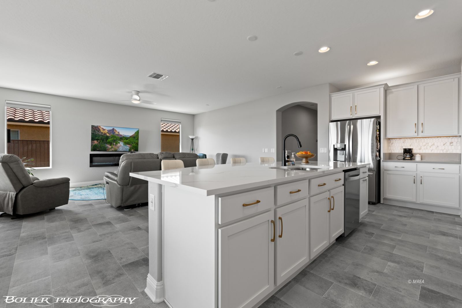 1412  Pin Cushion Ridge 