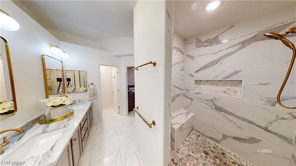 387  Silver Rd