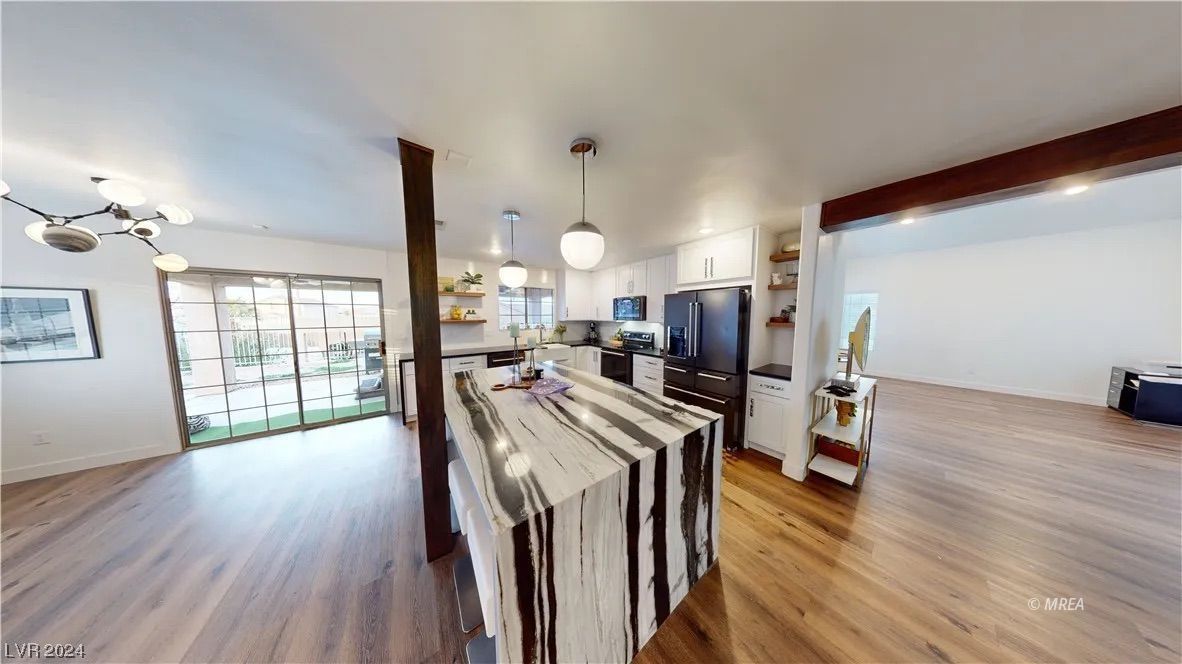 387  Silver Rd
