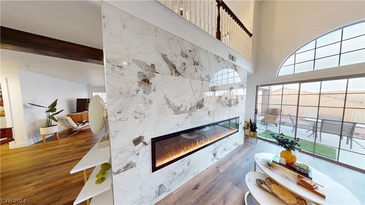 387  Silver Rd