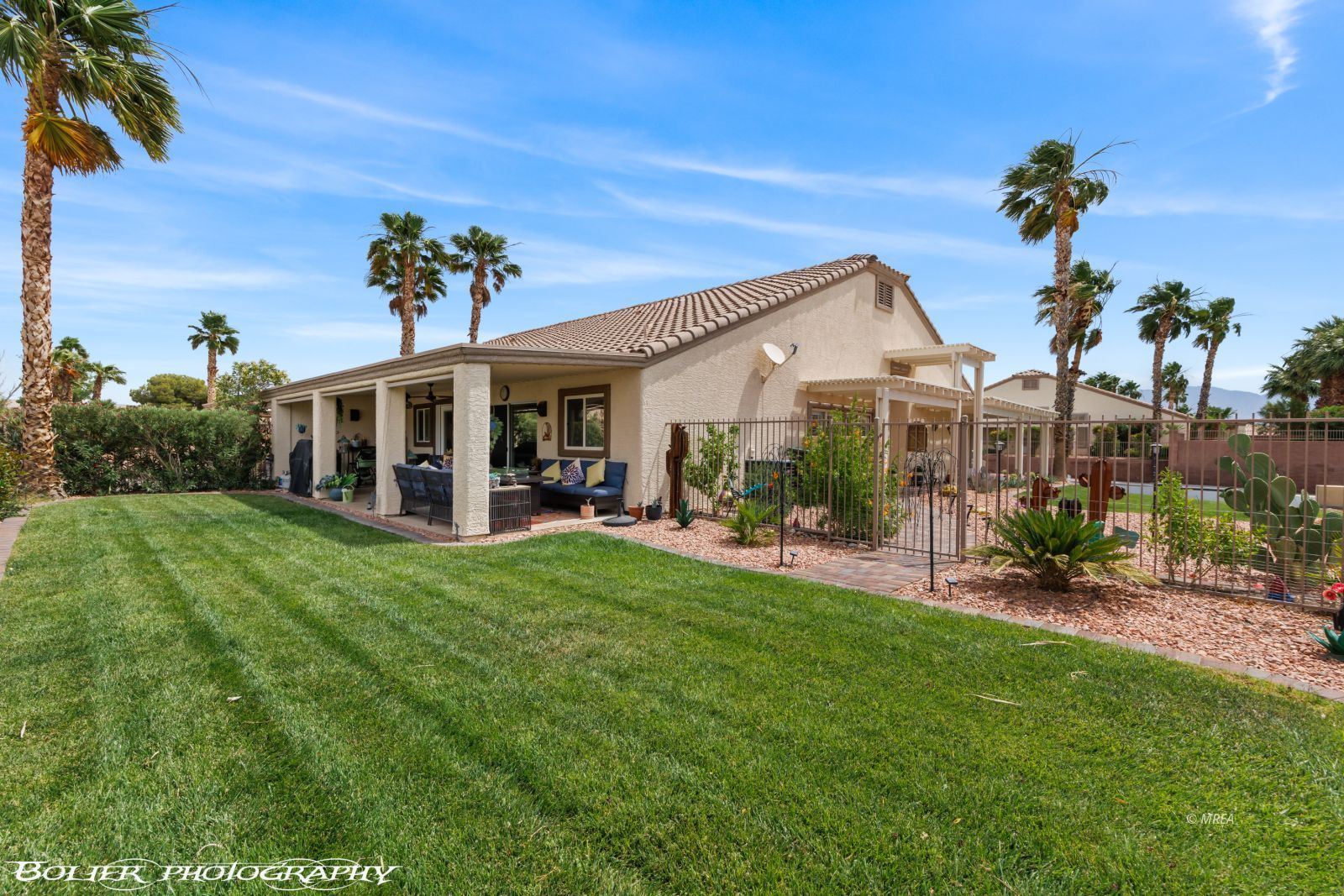 753  Fox Hills Way