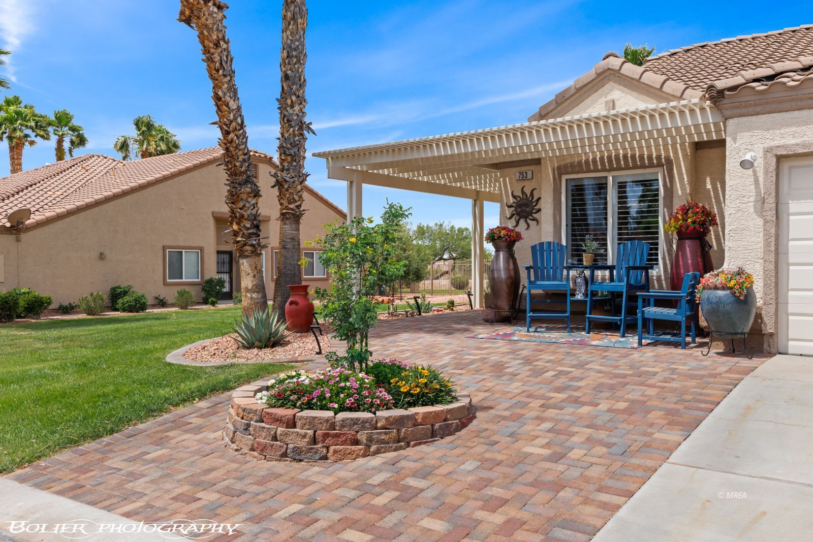 753  Fox Hills Way