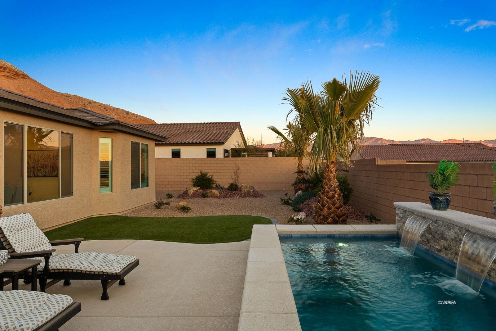 1293  Vertical Bluff 