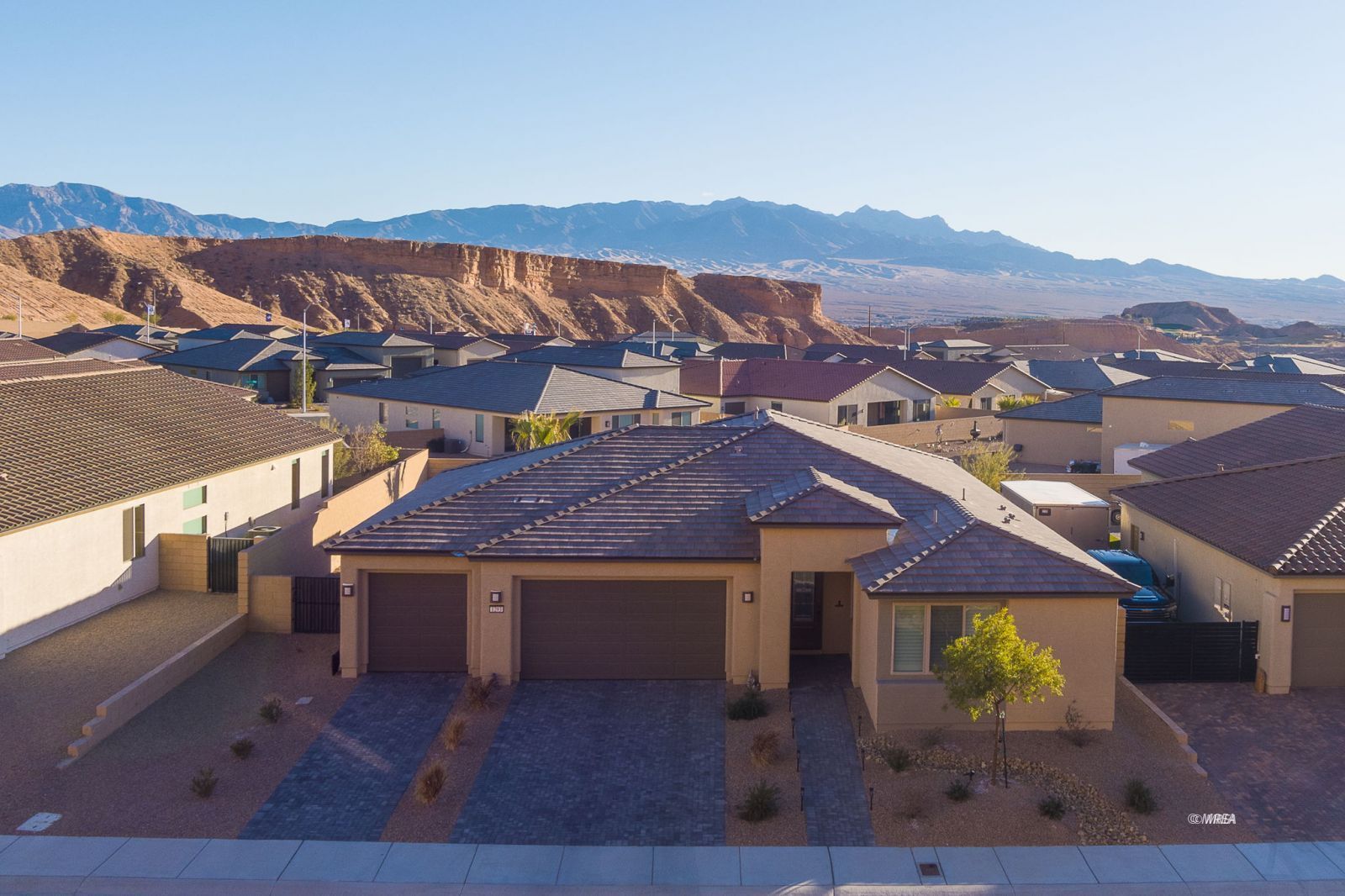 1293  Vertical Bluff 