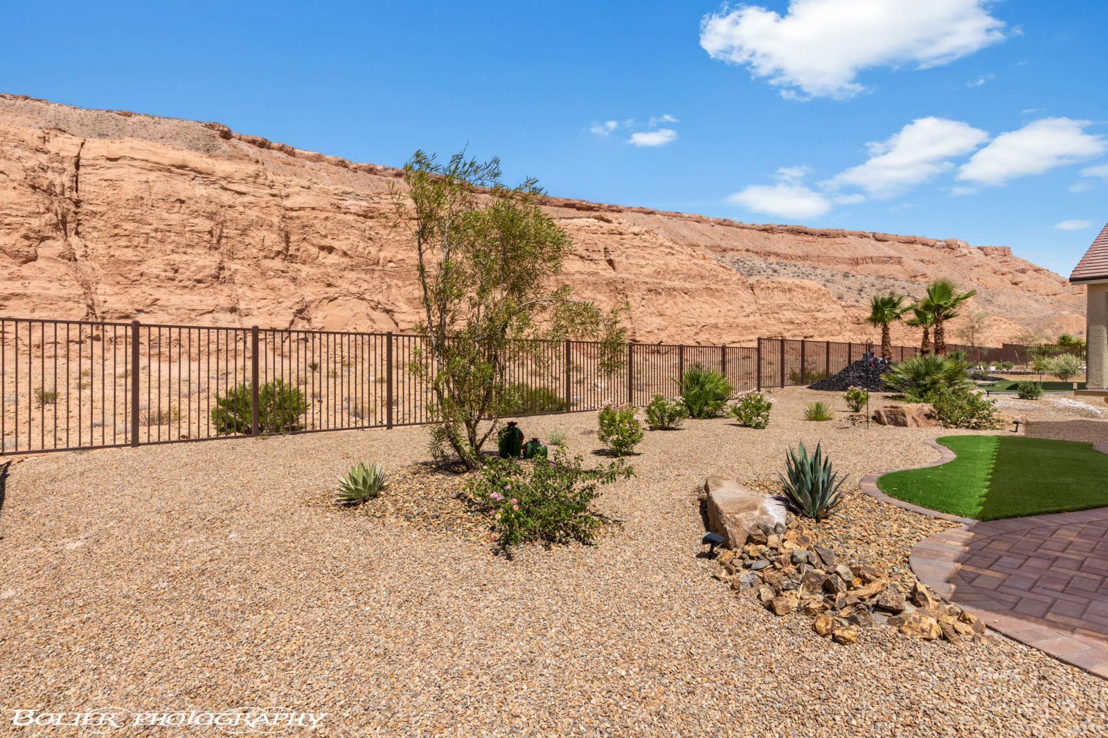 1405  Pin Cushion Ridge 