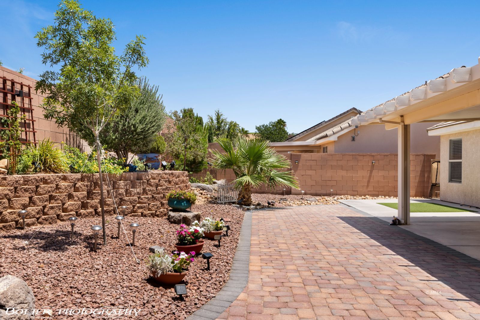 871  Falcon Glenn Dr