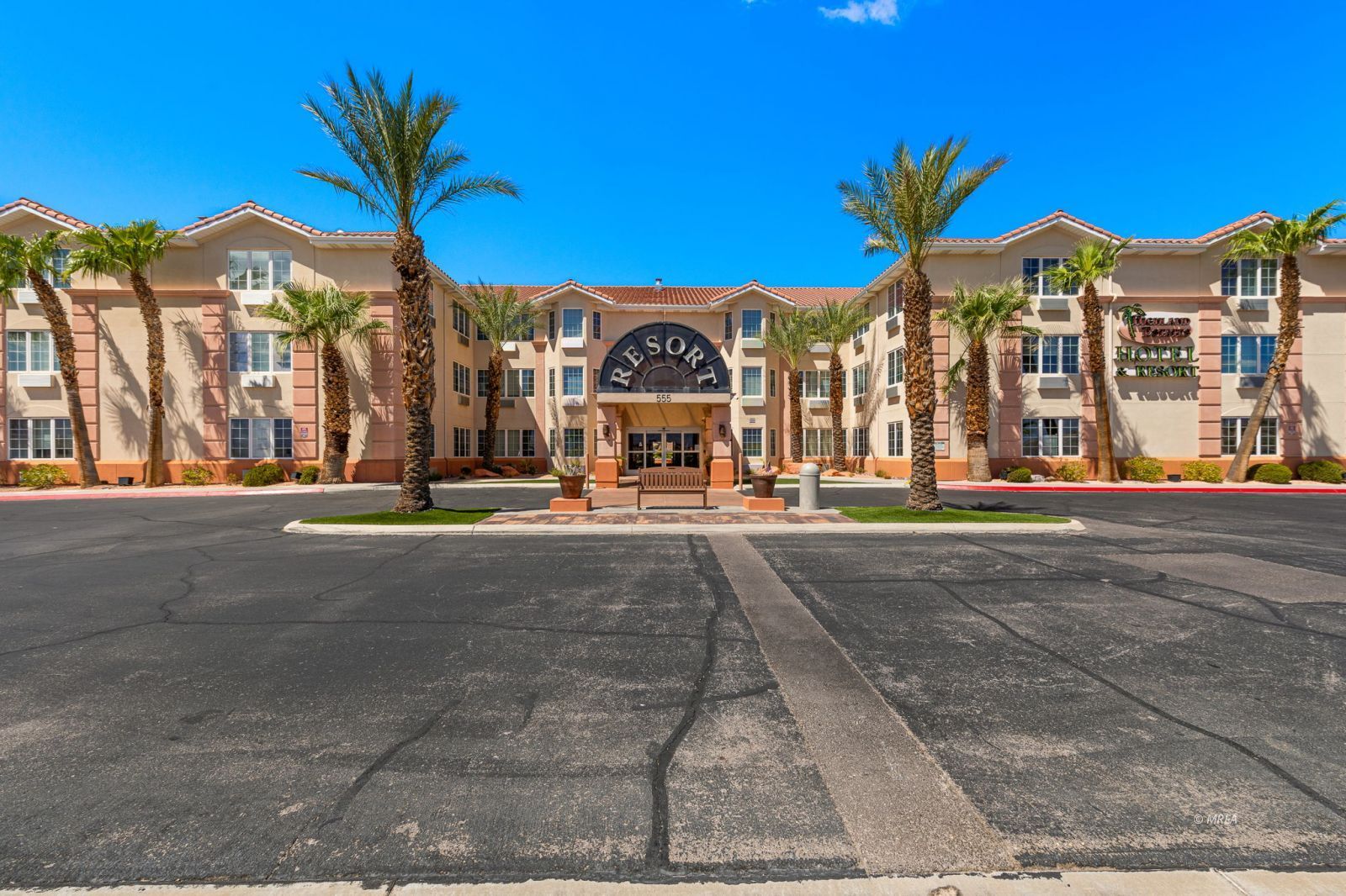 555  Highland Dr #307