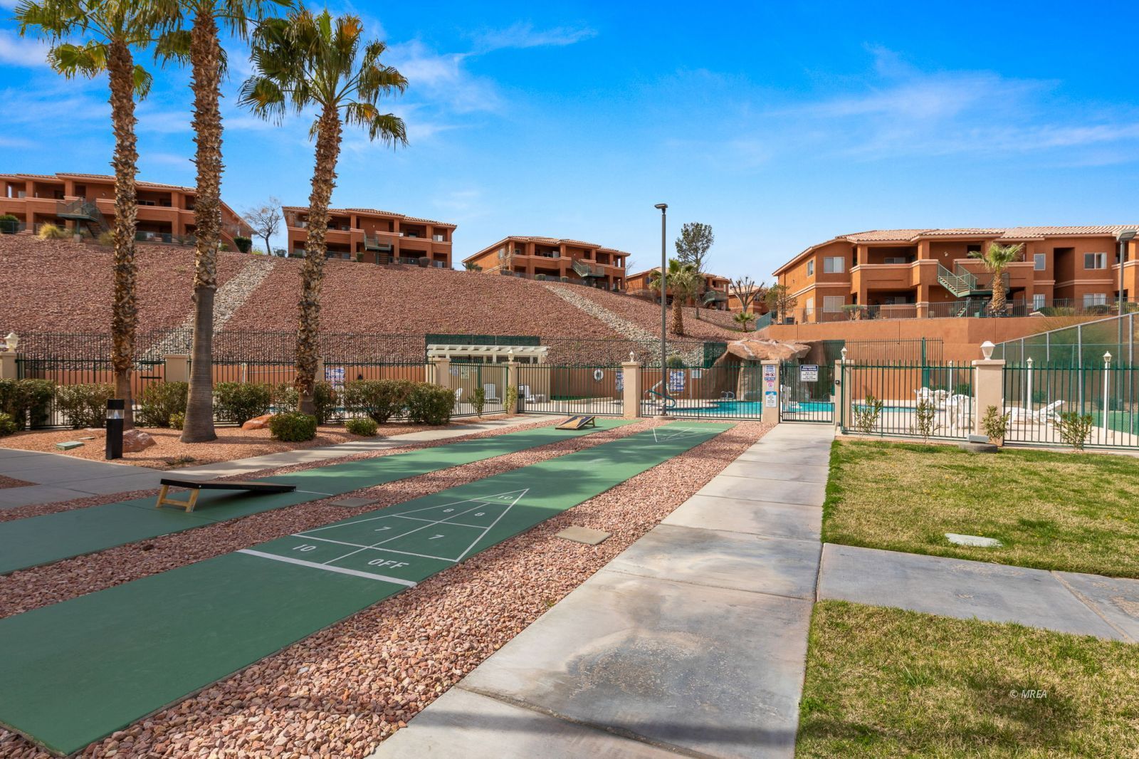 555  Highland Dr #330