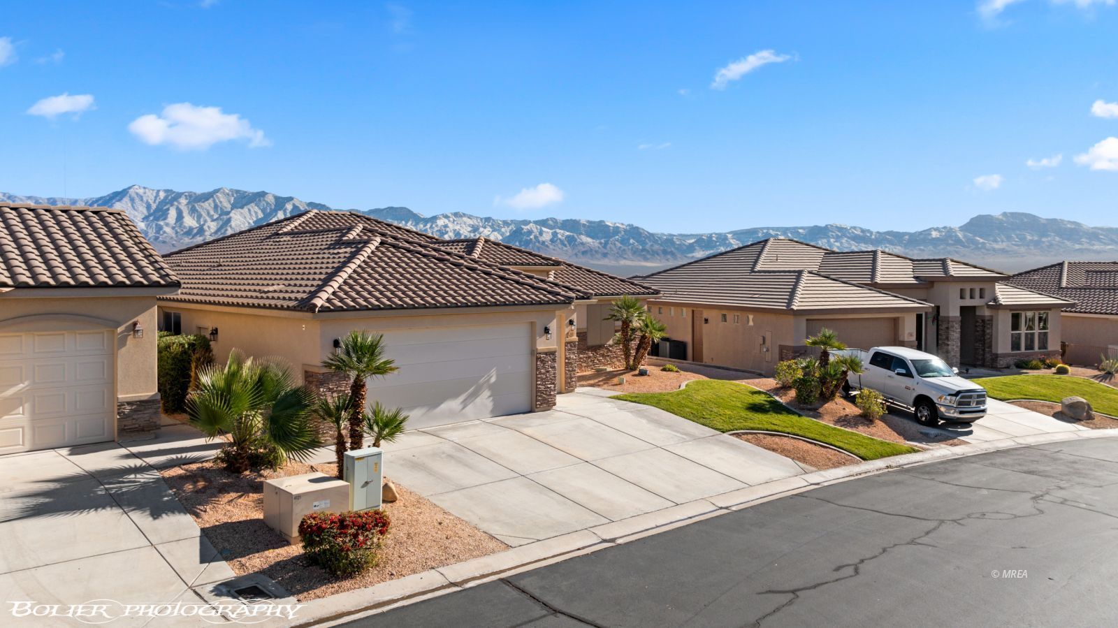 1402  Vista Del Ciudad Dr