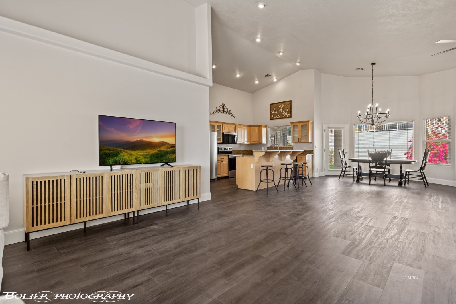 589  Casa Grande Cir