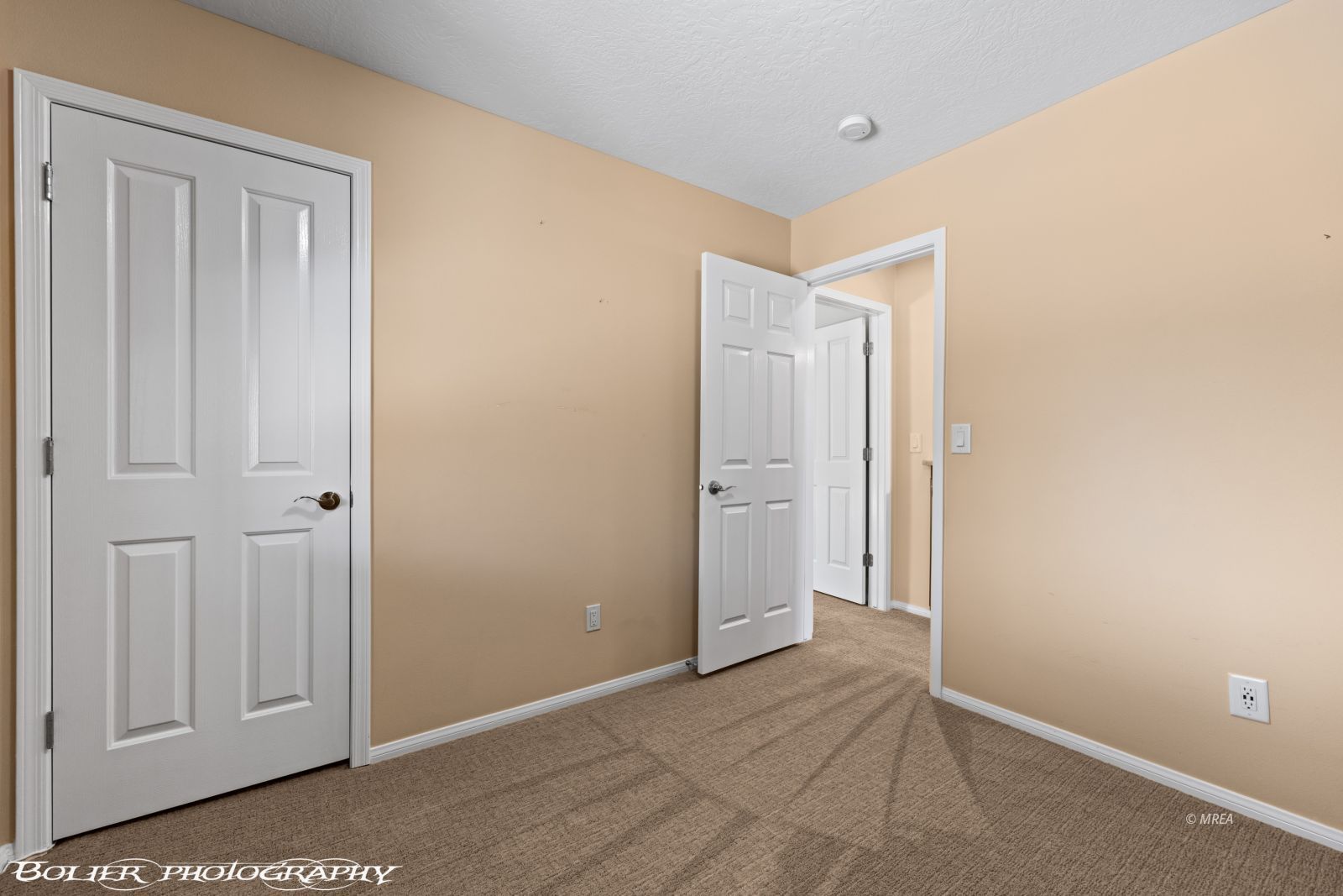 998  Opal St