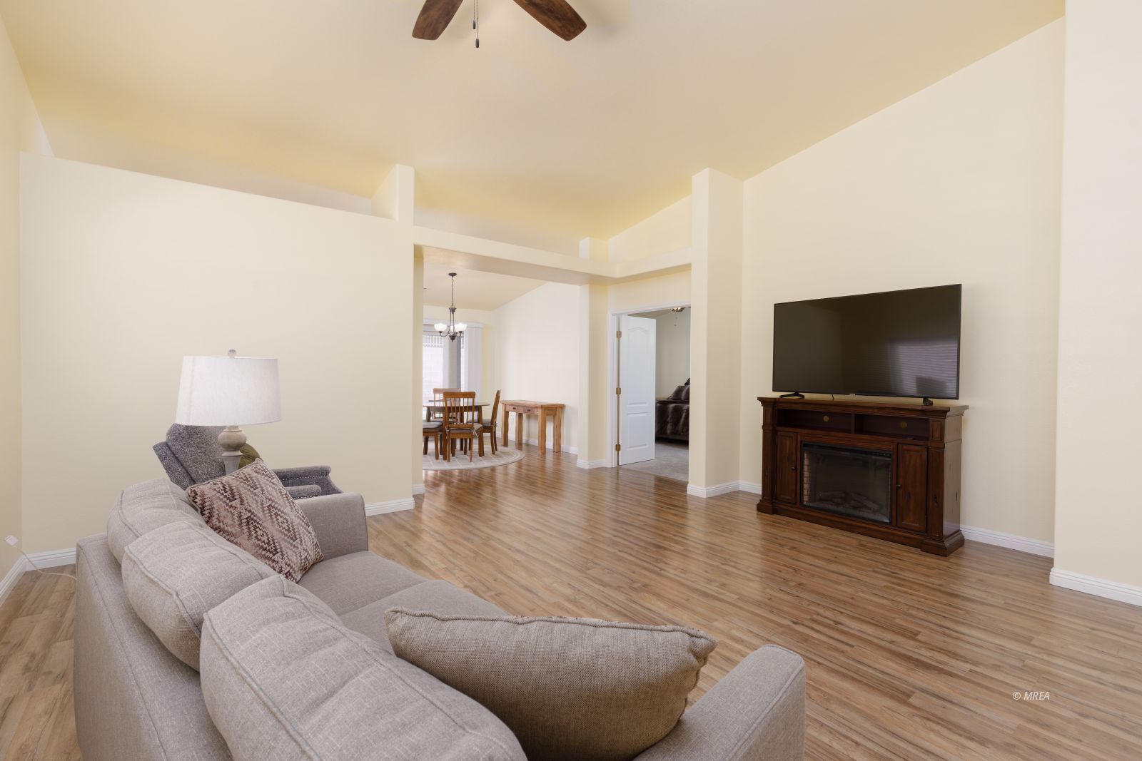 1229  Augusta Hills St